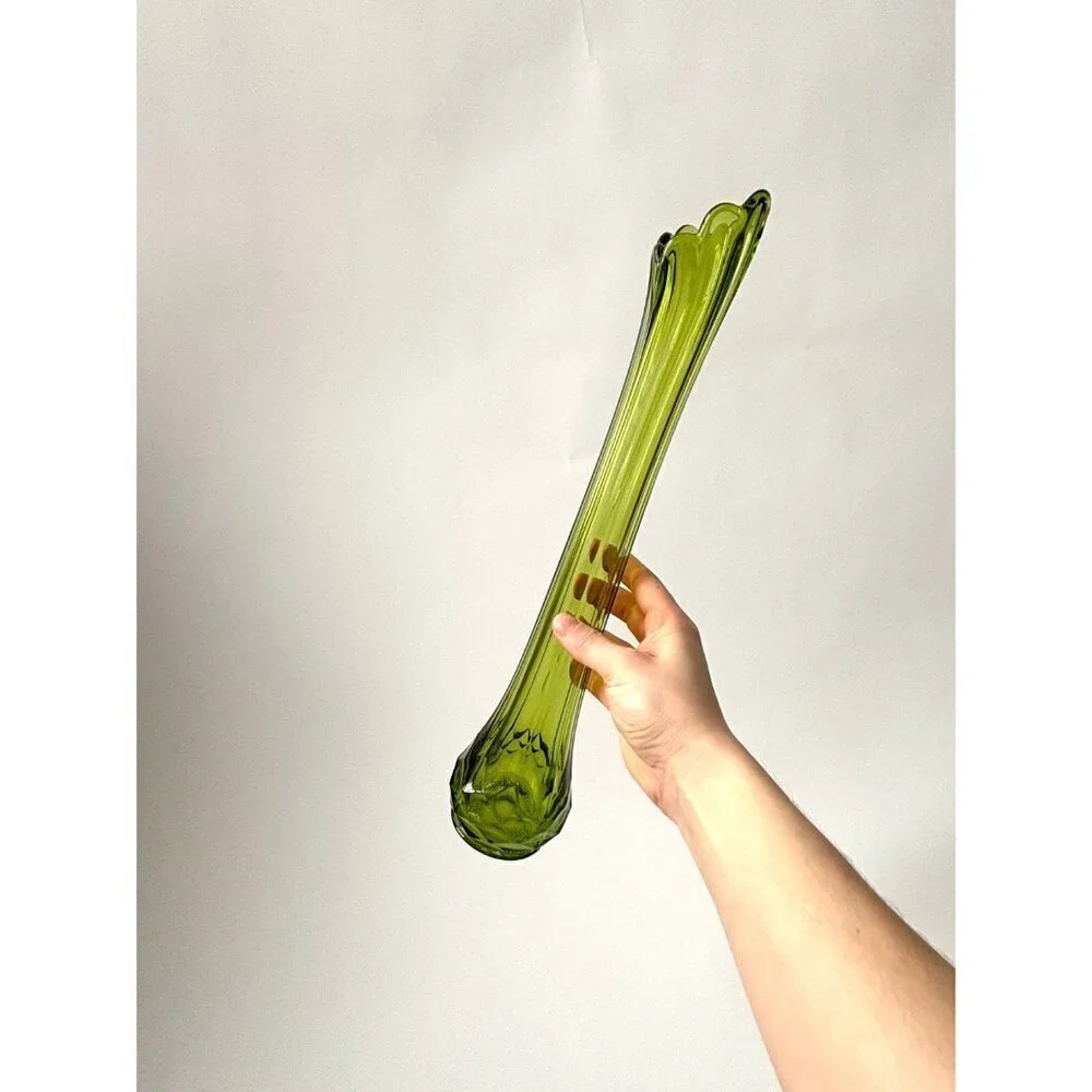 MCM LE Smith Dominion Green Glass Swung Stretch Vase - Picture 1 of 10
